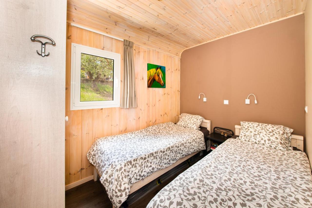 Hakuna Matata Holidays Wooden Lodge With Airco & Pool In Greek Olive Grove Methoni  Exterior foto
