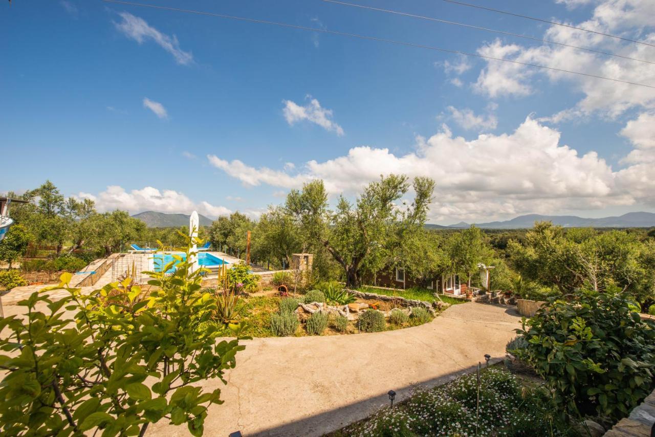 Hakuna Matata Holidays Wooden Lodge With Airco & Pool In Greek Olive Grove Methoni  Exterior foto