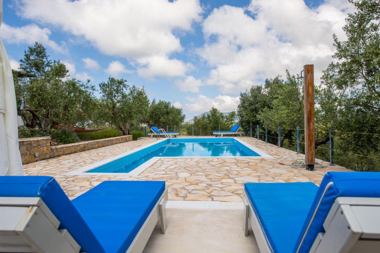 Hakuna Matata Holidays Wooden Lodge With Airco & Pool In Greek Olive Grove Methoni  Exterior foto