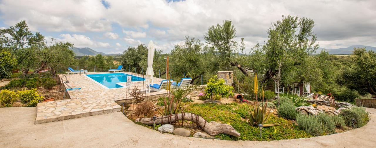 Hakuna Matata Holidays Wooden Lodge With Airco & Pool In Greek Olive Grove Methoni  Exterior foto